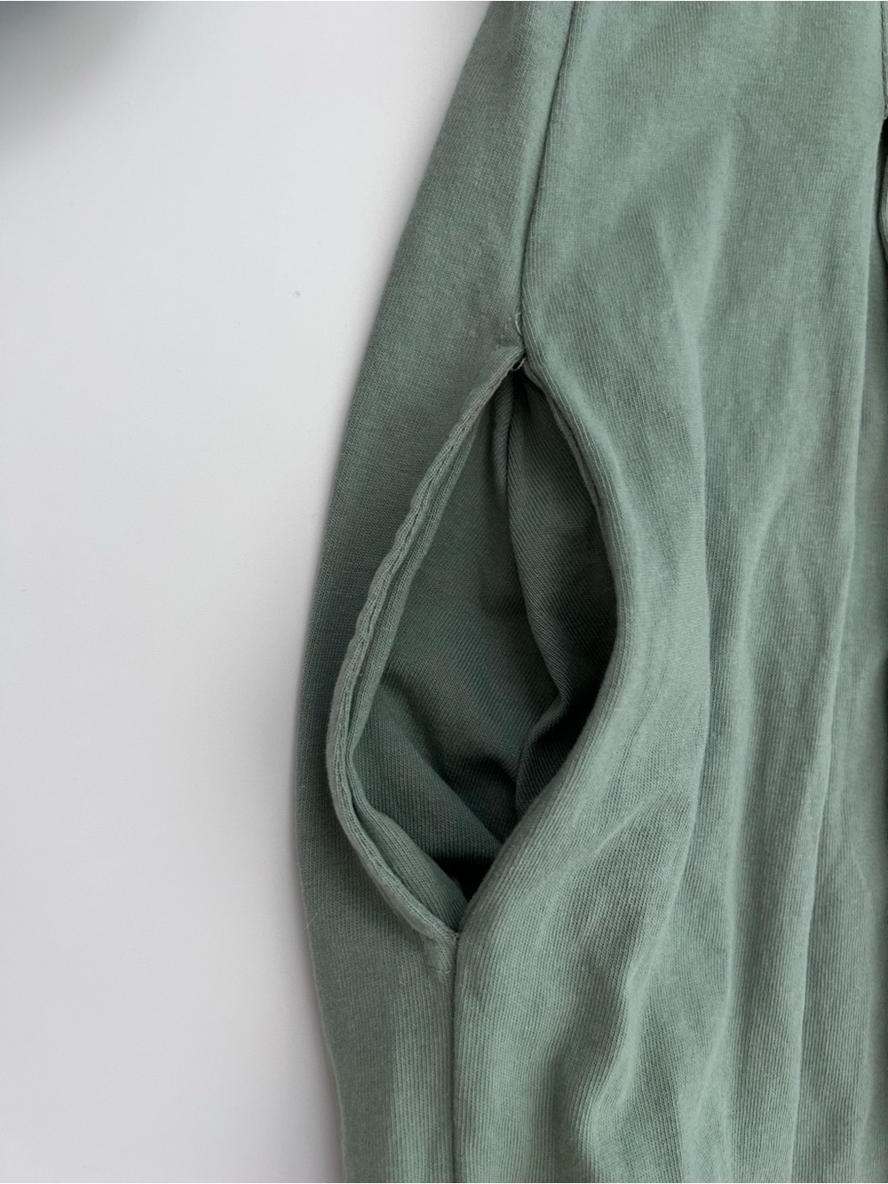 Free People Lotta Love Romper
XS
Sage Green
Puff Sleeve
Pleated
Reversible
Boho - Picture 7 of 14
